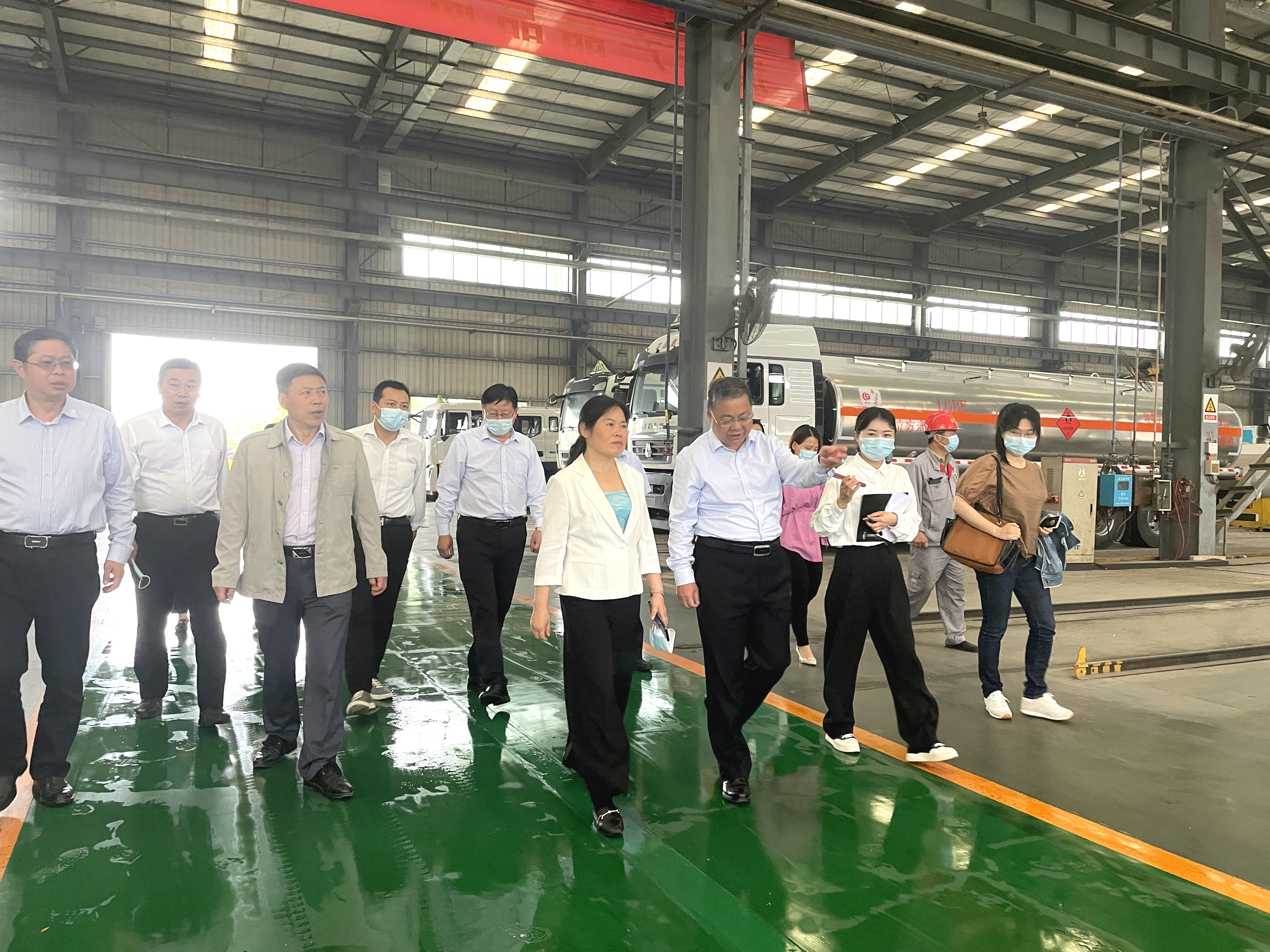 市委常委、市委統(tǒng)戰(zhàn)部部長舒敏等領導一行蒞臨楚勝調(diào)研