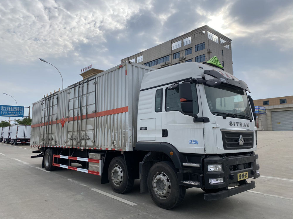 易燃液體廂式運(yùn)輸車，廂式運(yùn)輸車，楚勝汽車集團(tuán)
